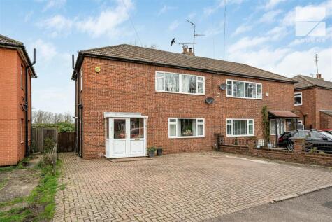 Valley Side , Chingford, E4