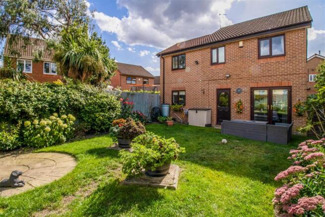 4 bed Detached for sale Image 11