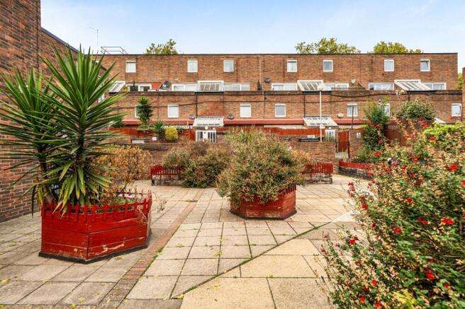 3-bed flat on Sanders Way, London, N19, £525,000