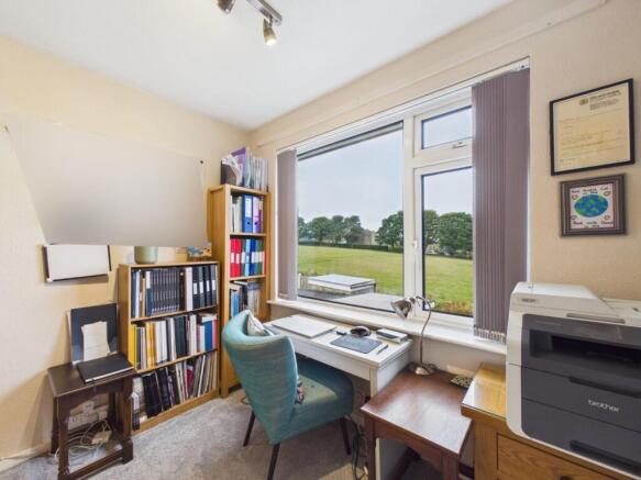 3 bed Semi-Detached for sale Image 12