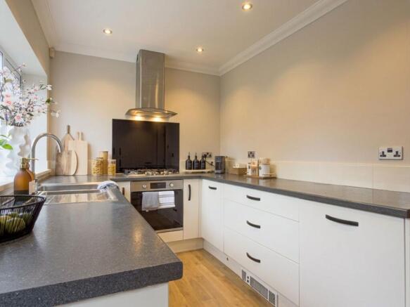 3 bed Semi-Detached for sale Image 7