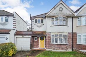 25, Netherpark Drive, Romford RM2 5RJ