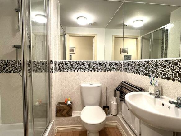 Shower Room: