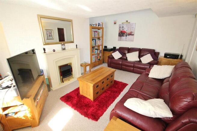 2 bed Semi-Detached for sale Image 10