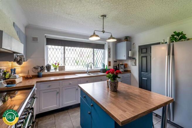 3 bed Detached for sale Image 6