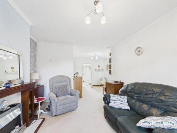 3 bed Semi-Detached for sale Image 5