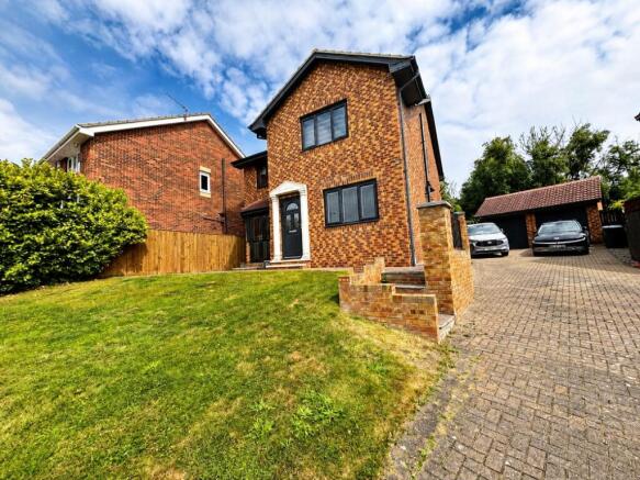 Five Bedroom Detached House for Sale