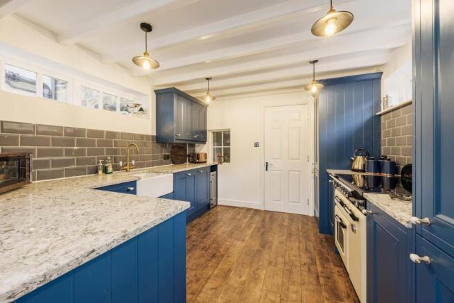 4 bed House for sale Image 5