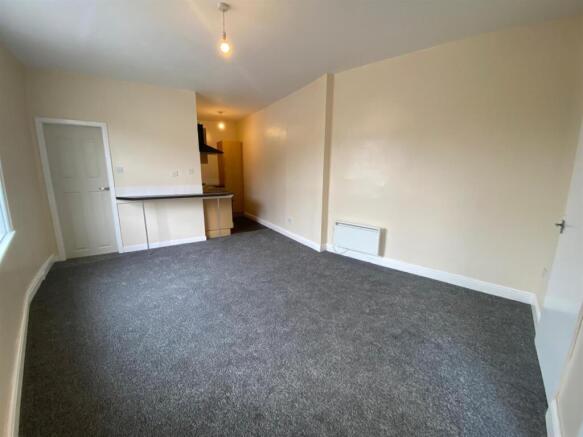 LOUNGE 1.jpg