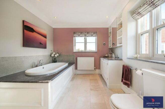 En-Suite Bathroom