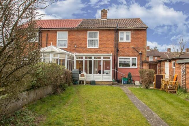 REAR GARDEN 3