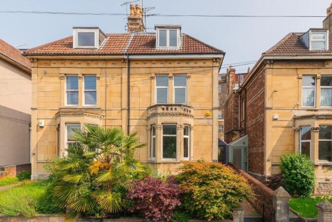 2B5PTN - External C.jpg