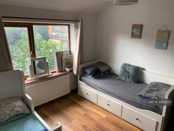 Double Bedroom 2 - Garden View