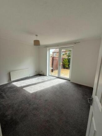 3 bed End of Terrace to rent Image 4