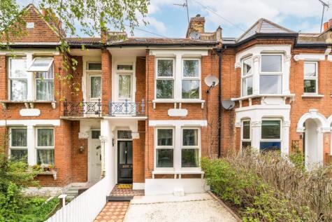 Nadine Street, Charlton
