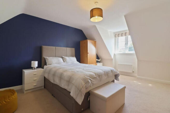 4 bed Semi-Detached for sale Image 12