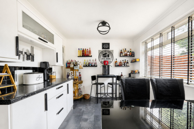 3 bed Semi-Detached for sale Image 5