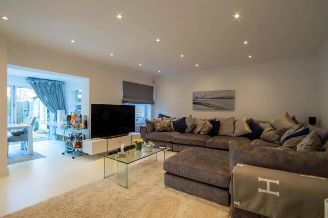 Open Plan Kitchen/Living Area