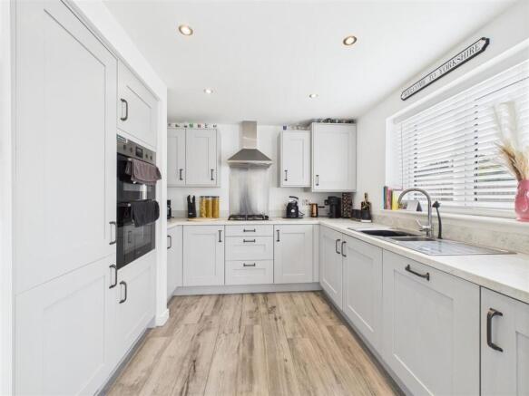 3 bed Detached for sale Image 9