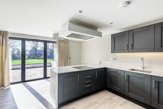 Open Plan Living Room/Kitchen