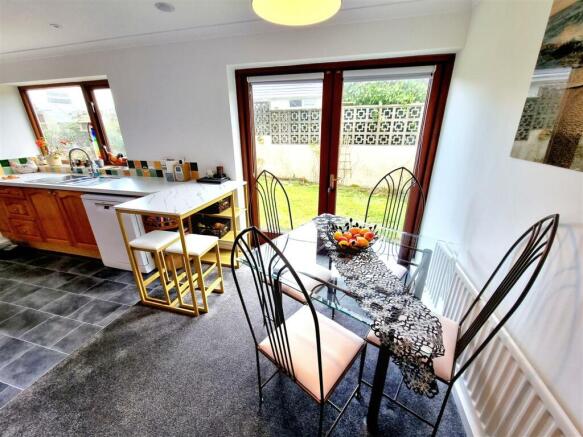 Dining area.jpg