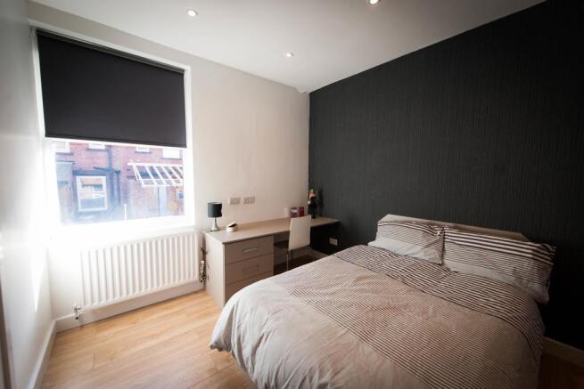 5 bed House to rent Image 4