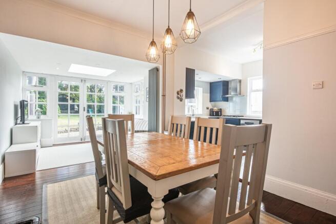 4 bed Semi-Detached for sale Image 6