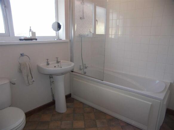 BATHROOM / WC