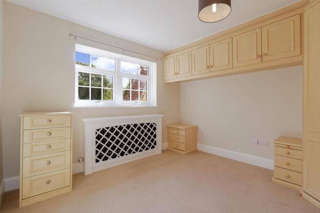 Bedroom 1a.jpg