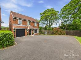 8, Spring Lodge Gardens, Guisborough TS14 8DE