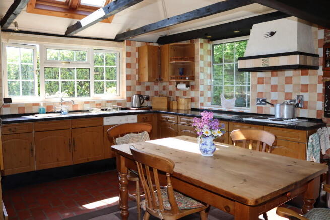 Kitchen/Breakfast...