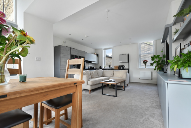 2 bed Apartment for sale Image 8