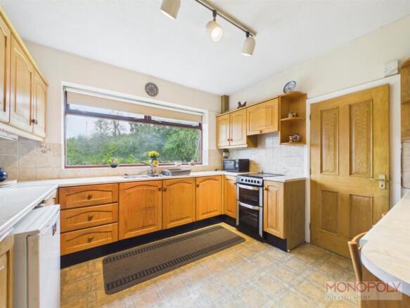 Vicarage Fields, Ruabon, LL14 photo 4