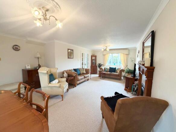 4 bed Detached for sale Image 5