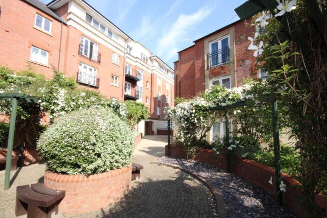 1 bed Flat to rent Image 9