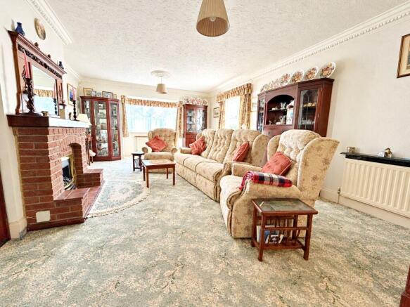 Smugglers Lane North, Highcliffe, Christchurch, Dorset, BH23 photo 4