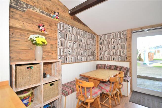 Lounge/ Dining Area