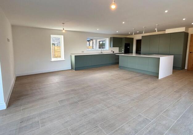 Kitchen/Dining/Breakfast