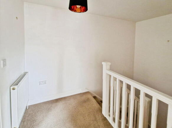 3 bed Apartment for sale Image 8