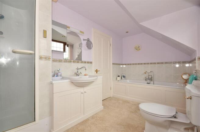 En-Suite Bathroom