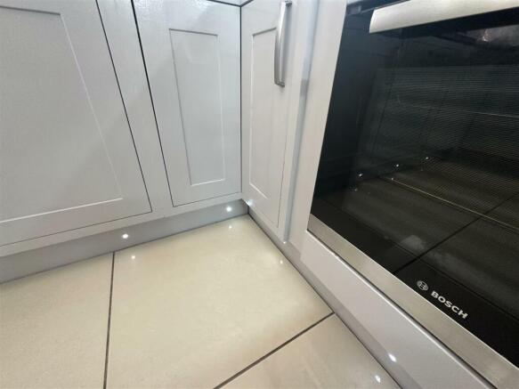 Under Cabinet Lighting.jpeg