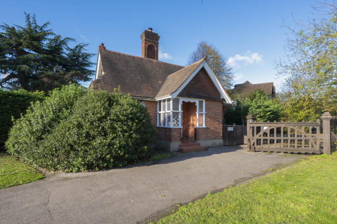 Lodge Mostyn road ext