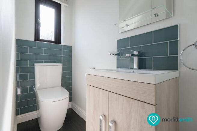 5 bed Detached for sale Image 7