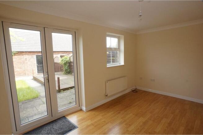 Bed 3 / Dining Room
