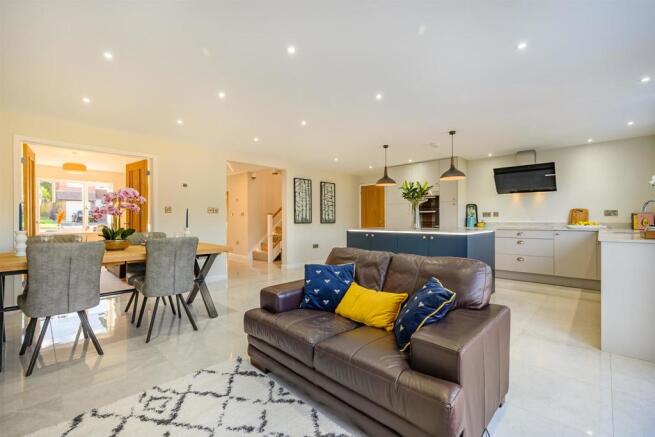 8482132-interior19.jpg