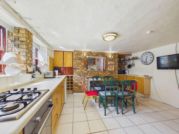 4 bed Town House for sale Image 12