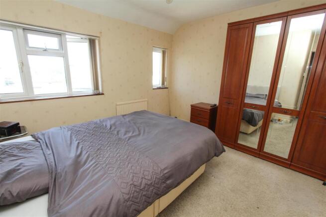 bed 2.jpg