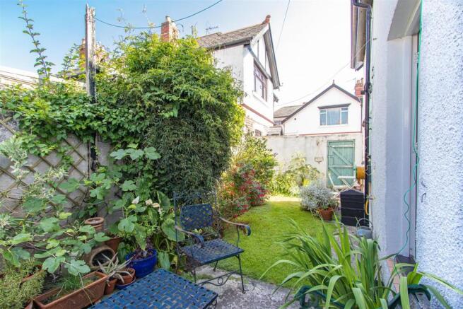 Orchard Place 8 garden-1.jpg