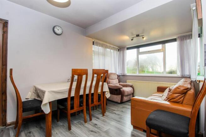 4 bed Detached Bungalow for sale Image 7