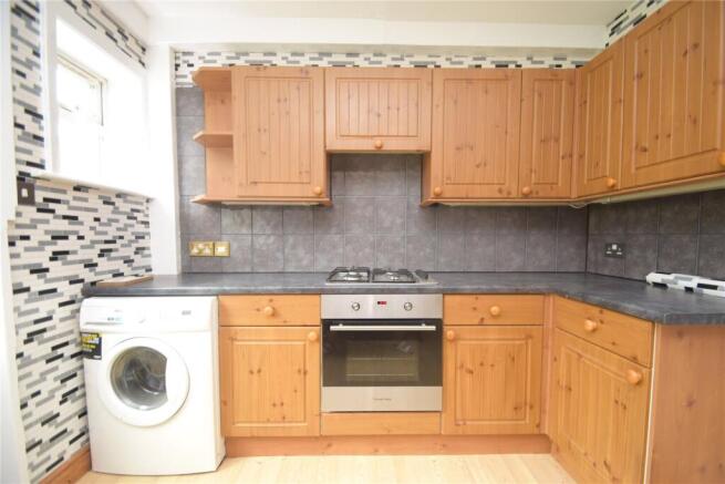 3 bed Semi-Detached to rent Image 6
